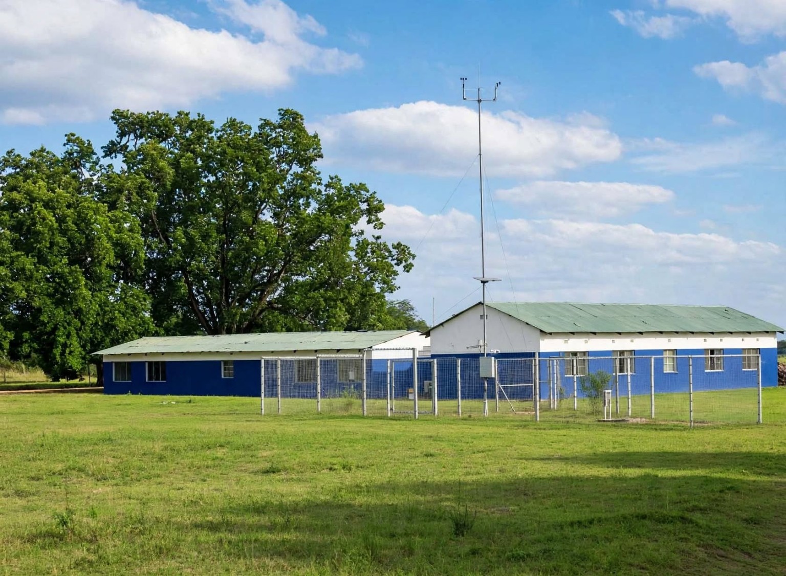 Sinjembela Primary School buildings and grounds